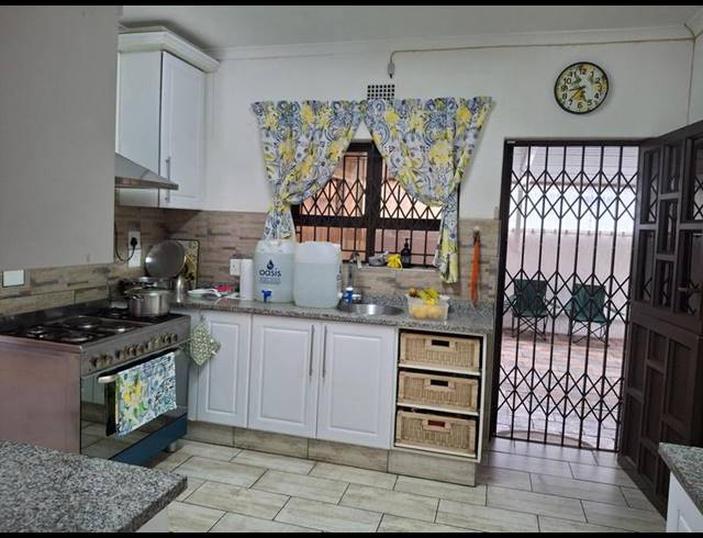 3 BEDROOM HOUSE FOR SALE IN BRACKENHAM